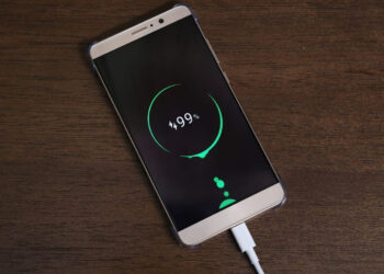 Carregamento de smartphones: OnePlus 15 vs. Xiaomi 17 Pro